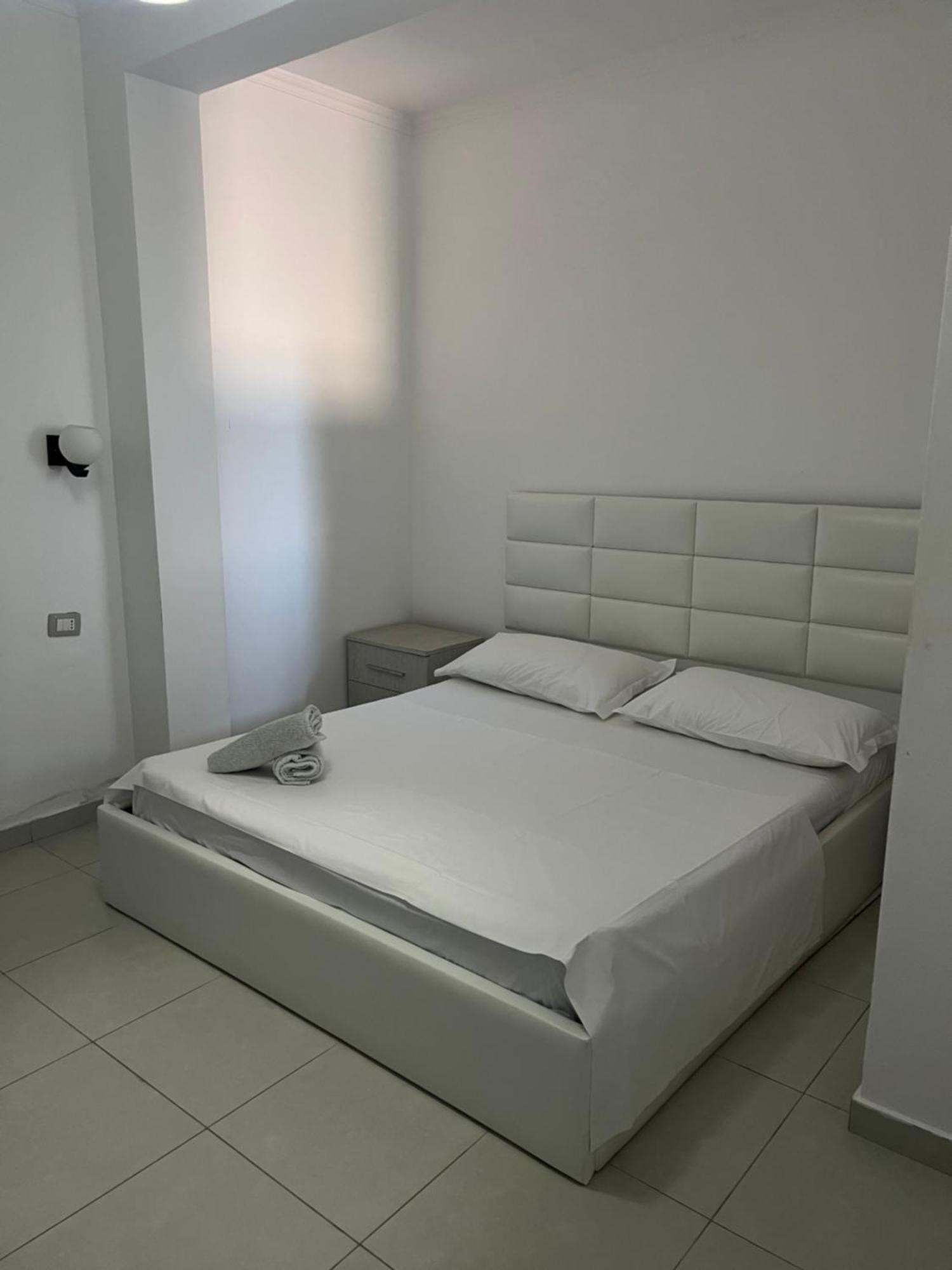 Sea View Apartment! Vlorë Exterior foto